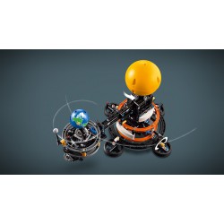 Lego Technic Planeta Země a Měsíc na oběžné dráze 42179