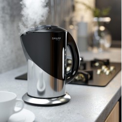 SMAPP 442.1 elegantní černá rychlovarná konvice o objemu 1,7 L