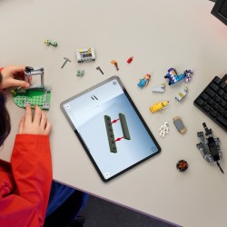 LEGO® Fortnite 77075 Peely a Sparkplug a jejich tábořiště