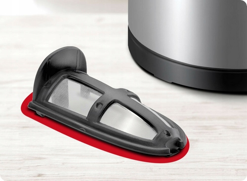 Detail ergonomického madla a tlačítka otevírání víka EasyOpen u konvice Amica
