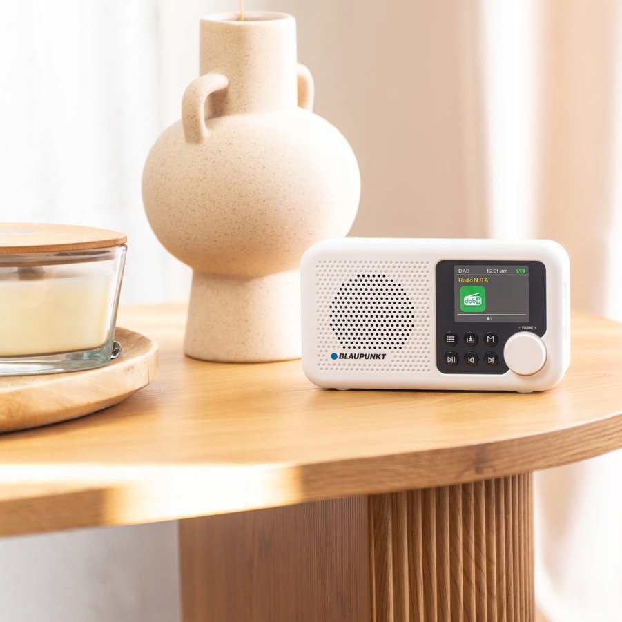 Přenosné digitální rádio Blaupunkt DR8WH s DAB+, FM a barevným displejem