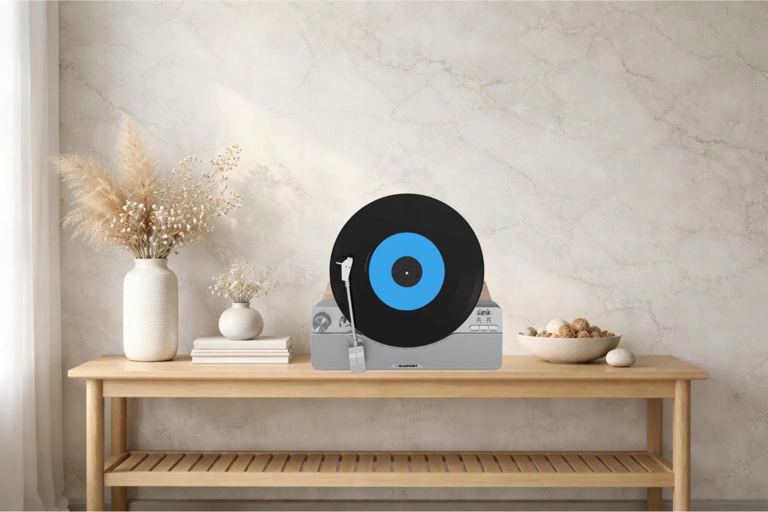 Boční profil a výška výrobku - Vertikální gramofon Blaupunkt VT100SL