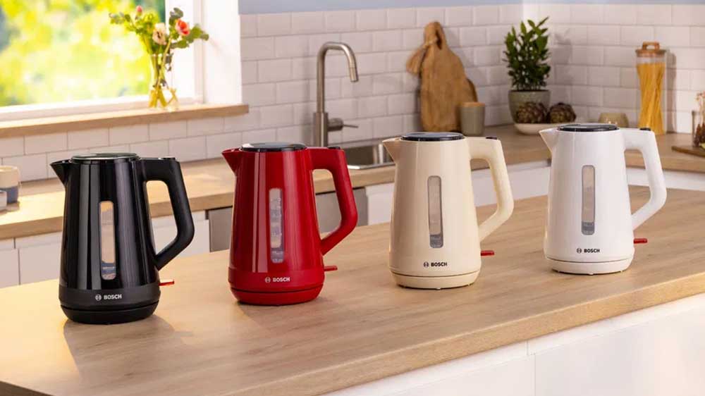 Detailní pohled na oboustranný ukazatel vodní hladiny rychlovarné konvice Bosch MyMoment