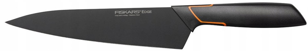 Detail ostří finského nože šéfkuchaře Fiskars Edge s logem značky
