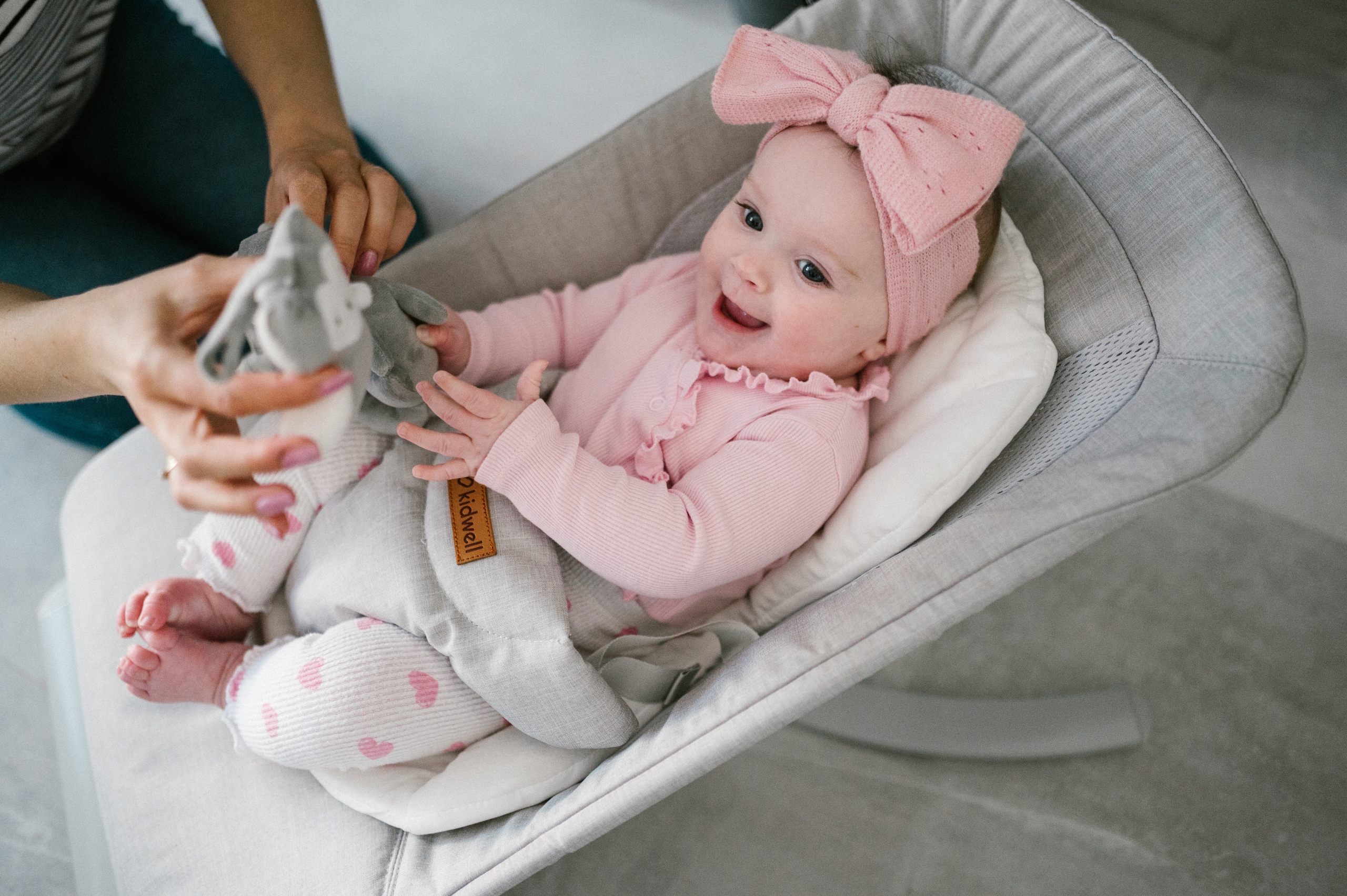 Lehké skládací lehátko Kidwell Rubi s celkovou hmotností 2,9 kg
