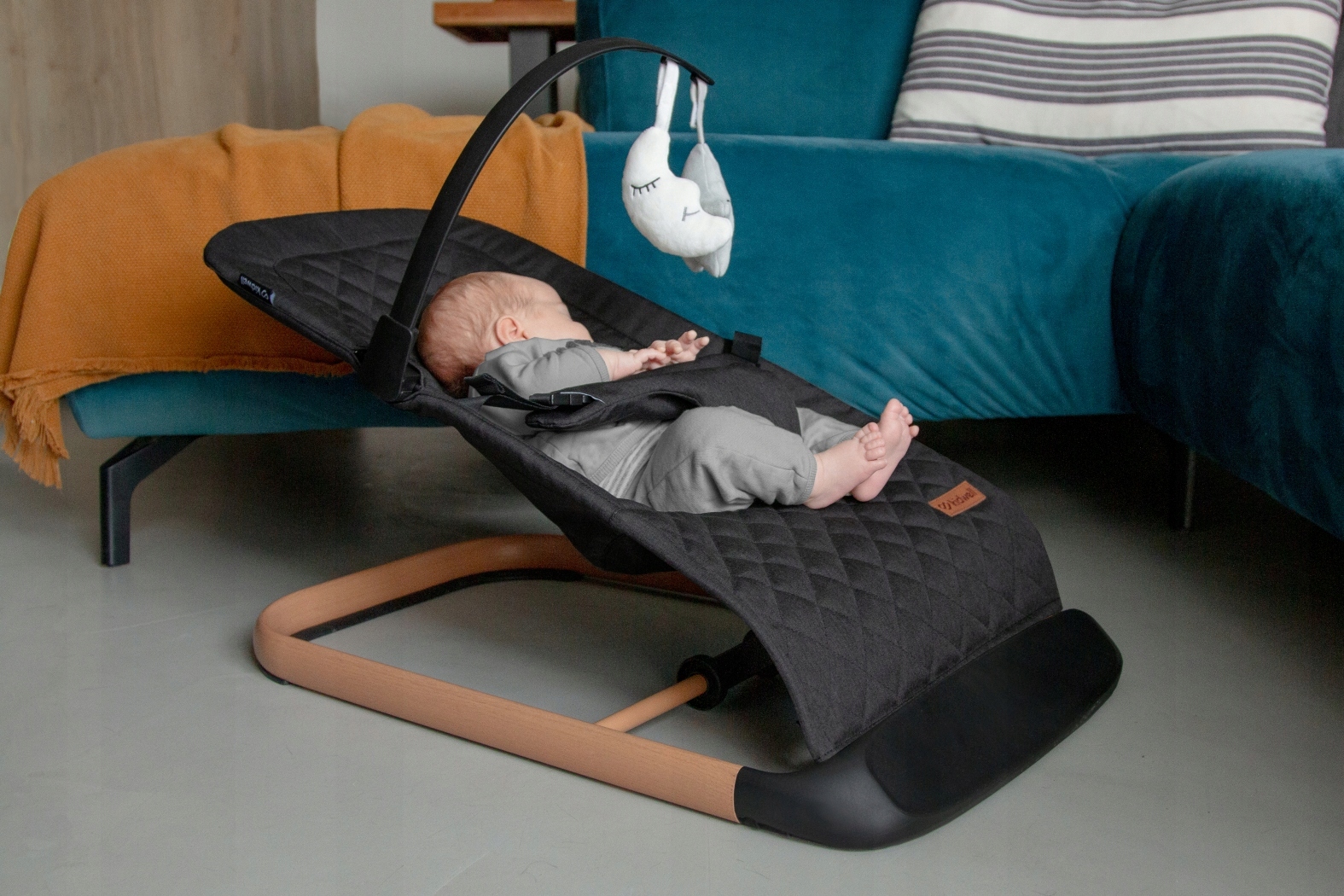 Elegantní design lehátka Kidwell Laro pro moderní domácnost