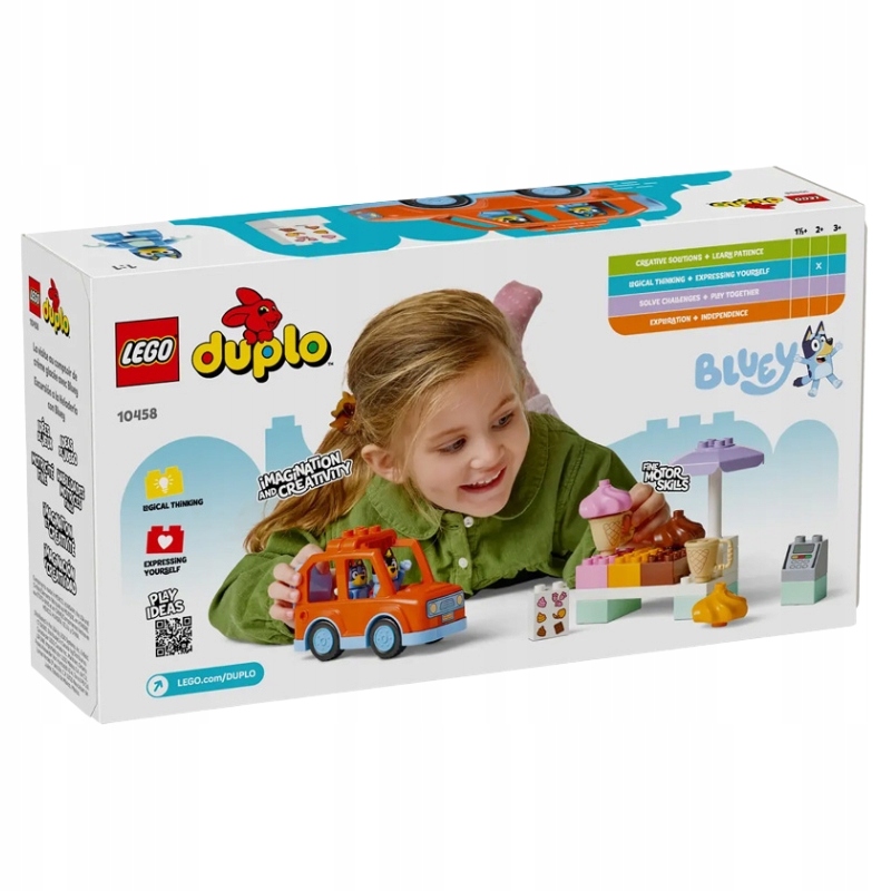 Dětské ruce stavící barevné kostky LEGO Duplo