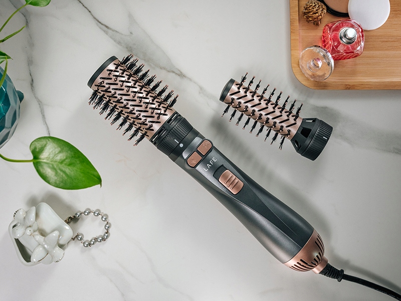 Vysoký výkon 1200 W u lokosušičky Lafe Sleek & Shine Styler