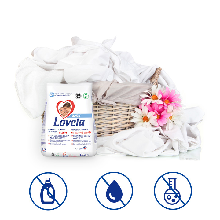 Detail balení hypoalergenního prášku Lovela Baby Color pro nejmenší