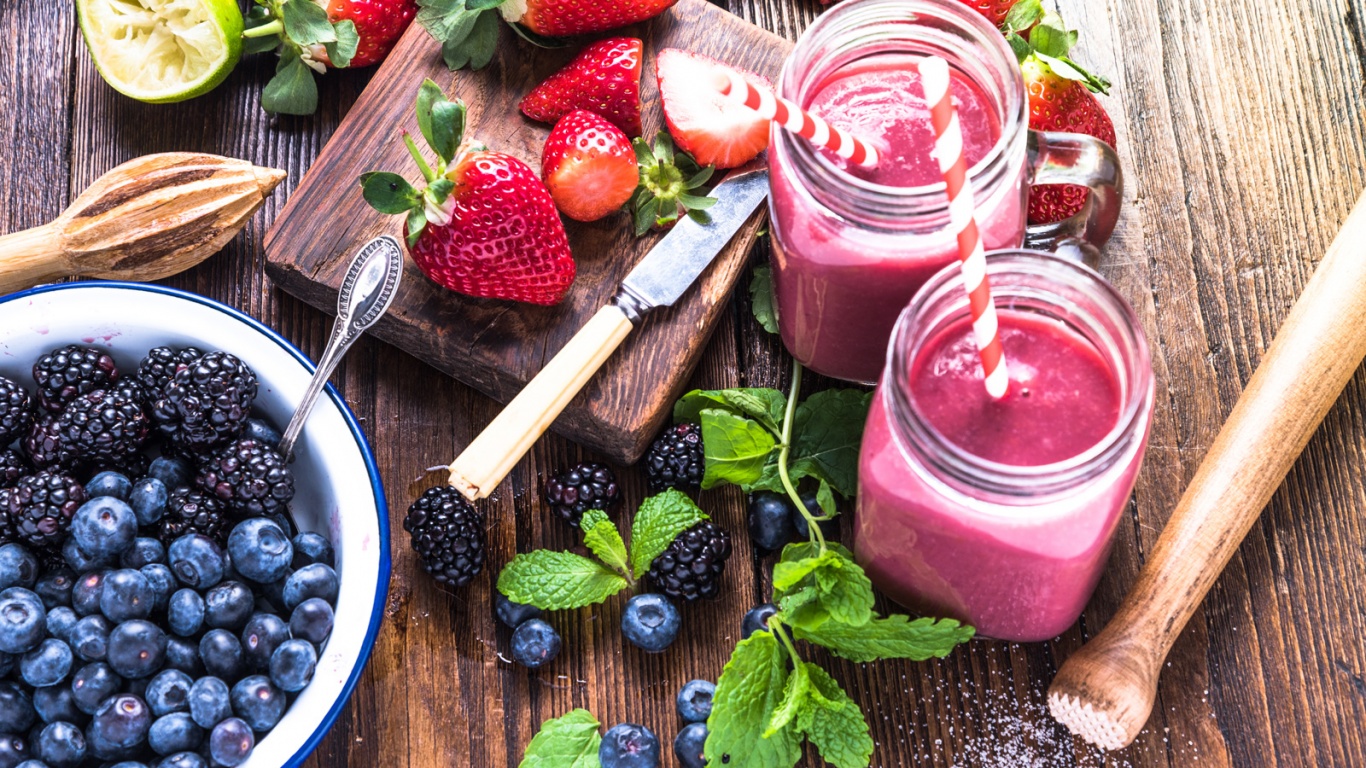 Stolní mixér MPM MBL-15M celkový pohled na příslušenství se smoothie lahvemi