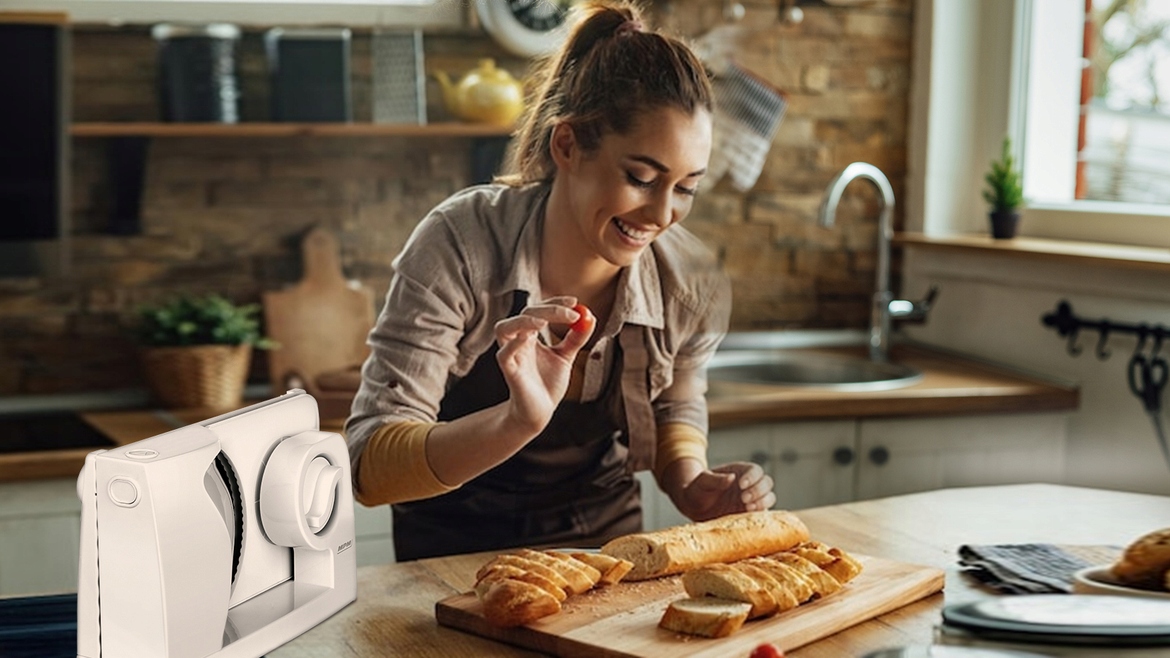 Elektrický kuchyňský kráječ potravin MKR-05 s nerezovým kotoučem