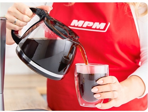 Překapávací kávovar MPM MKW-12 – detail značky MPM a ovládacího panelu