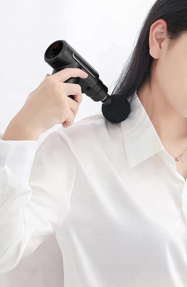 Ergonomická masážní pistole pro regeneraci svalů
