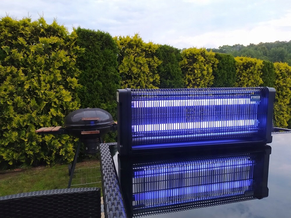 Ukázka použití profesionální UV lampy N'oveen IKN30 proti hmyzu