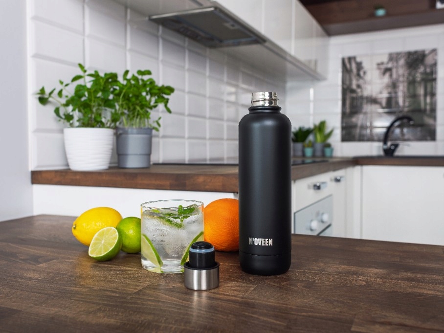 Celkový pohled na černou termoláhev N'oveen TB410 o objemu 500 ml