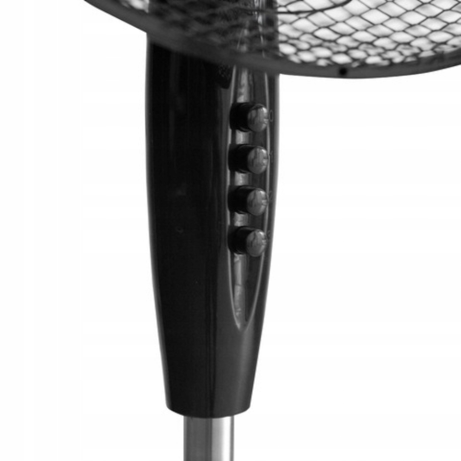Celkový pohled na elegantní černý podlahový ventilátor Ravanson WT-1040SB s teleskopickou tyčí