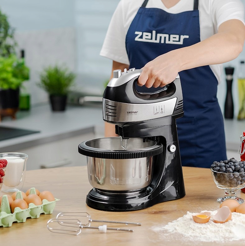 Zelmer ZHM2459BS - pohled na ergonomické provedení a ovládací prvky mixéru