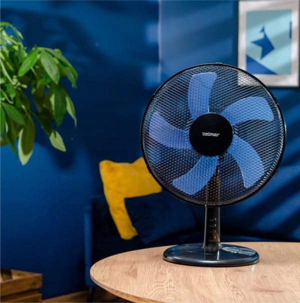Boční pohled na stabilitu a sklon ventilátoru Zelmer